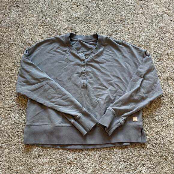 Vuori Tops - Vuori Laguna Henley Crop Sweatshirt Grey Size S